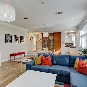  Holiday home Hip And Spacious Midtown Near Beale Street